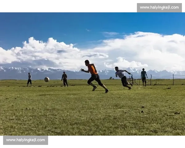 绿茵为媒:深圳援疆托举 儿子娃娃 足球梦 绿茵为媒:深圳援疆托举 儿子娃娃 足球梦