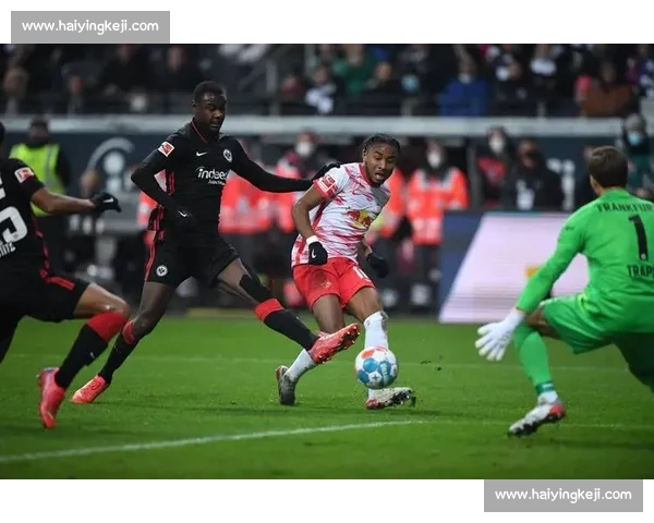 曼联新攻击群成型!库尼亚姆贝乌莫双核驱动,9 号位锁定法甲妖锋 曼联新攻击群成型!库尼亚姆贝乌莫双核驱动,9 号位锁定法甲妖锋